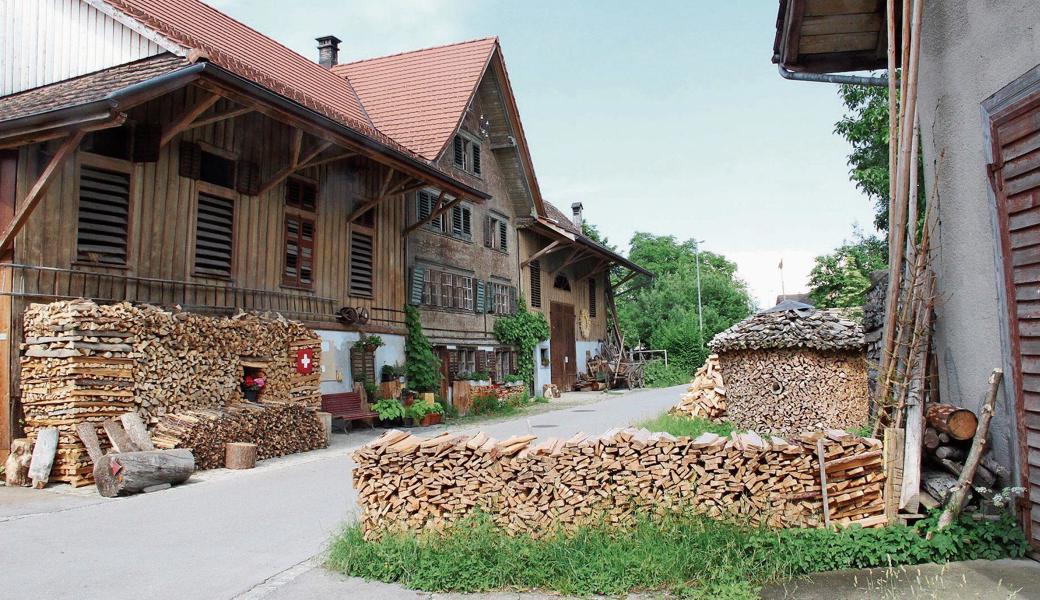 Das Haus Feldstrasse 10 steht zwar leer, doch Kuno Kobelt, der in der Nähe wohnt, und seine Frau Vreni pflegen Haus und Umgebung.