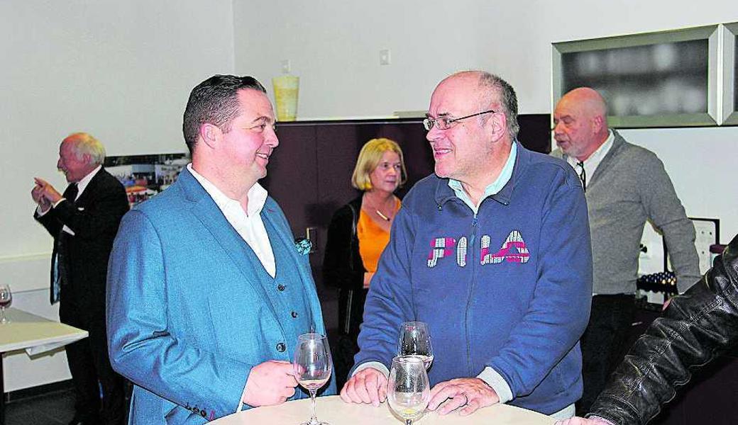 Die Begrüssung erfolgte durch Dirc Marti (links), den Vizepräsidenten der SVP Rheintal. Präsident Markus Wüst weilt im Ausland.