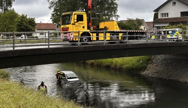 Auto fiel in den Kanal - Bergung beendet