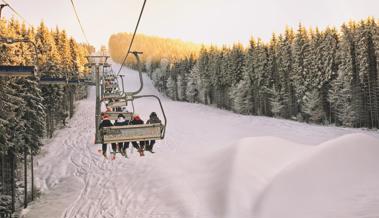 7-Jähriger stürzt vom Sessellift