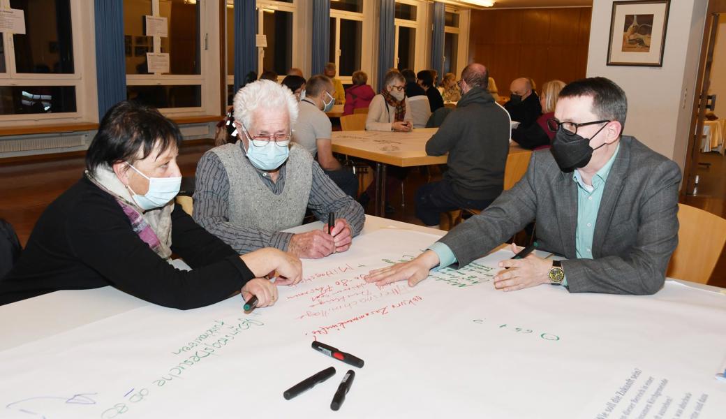 Die Rheinecker Kirchgemeinde diskutierte und entwarf Ideen, wie ein Zusammenschluss zu gestalten wäre.