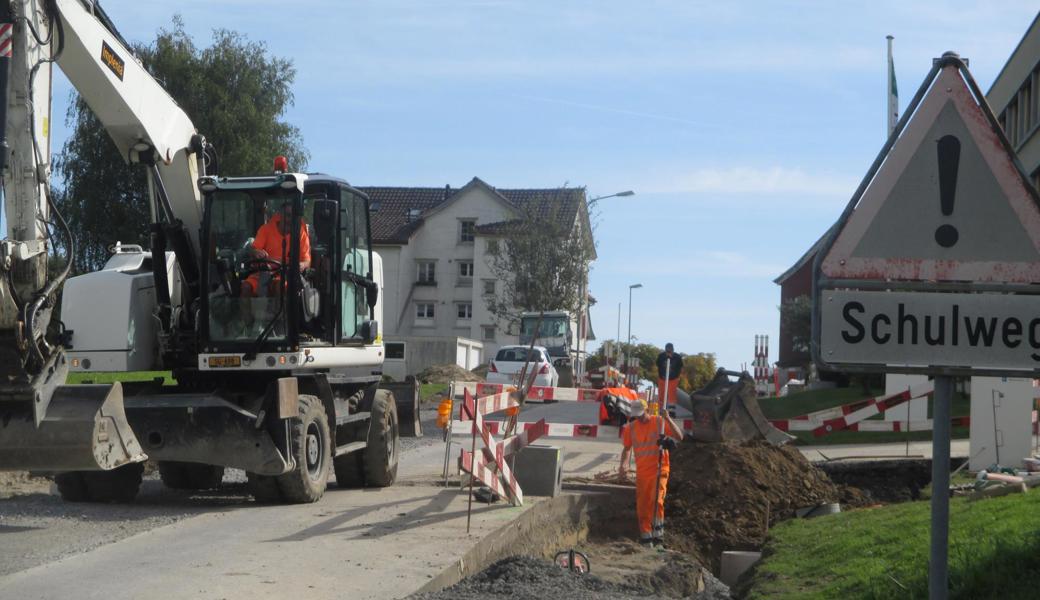 In Lachen wird der letzte Abschnitt saniert. Das Begehen des Schulwegs erfordert bis auf weiteres besondere Vorsicht.