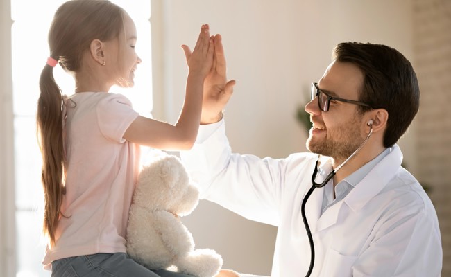 Kinderärzte-Mangel: Wer holt die jungen Mediziner zu uns?