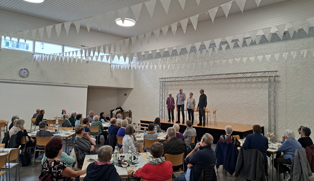 Wege aus der Einsamkeit: Gut 50 Personen besuchten das humorvolle Theaterstück letzte Woche im Kulturraum Rhyboot.