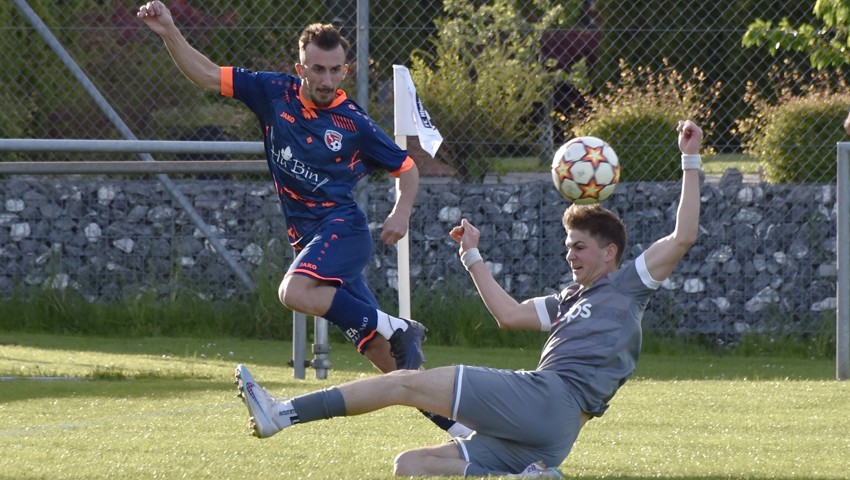 In der Rückrunde löste der FC Rheineck (in Blau) den FC Heiden in der 4. Liga, Gruppe 3, auf dem zweiten Tabellenrang ab. In der Rückrunde löste der FC Rheineck (in Blau) den FC Heiden in der 4. Liga, Gruppe 3, auf dem zweiten Tabellenrang ab.