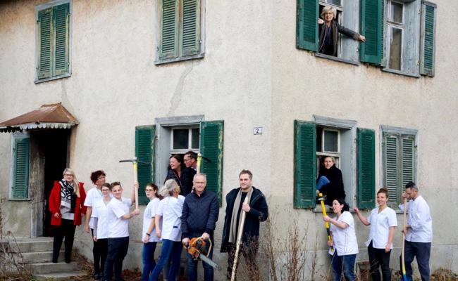 Spitzhacke statt Spatenstich