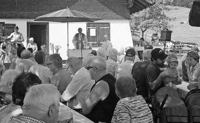 Gut besuchter Alpgottesdienst auf der Wogalp