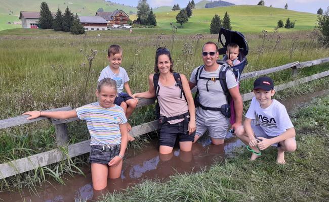 Kindern Geborgenheit spenden