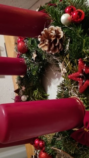 Sonja Mattler schickt ein weiteres Bild: "Meinen Adventskranz hat meine Schwägerin selbst gemacht und ist wunderschön geworden. Wir freuen uns jetzt jeden Tag daran." Sonja Mattler schickt ein weiteres Bild: "Meinen Adventskranz hat meine Schwägerin selbst gemacht und ist wunderschön geworden. Wir freuen uns jetzt jeden Tag daran."