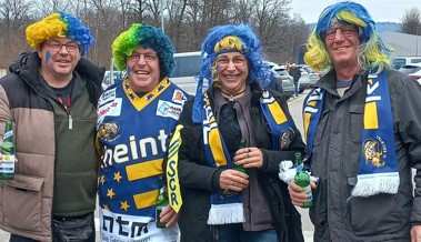 Mit blau-gelber Perücke zum Playoff-Halbfinal gegen Burgdorf – Farbe bekennen während der Fasnacht