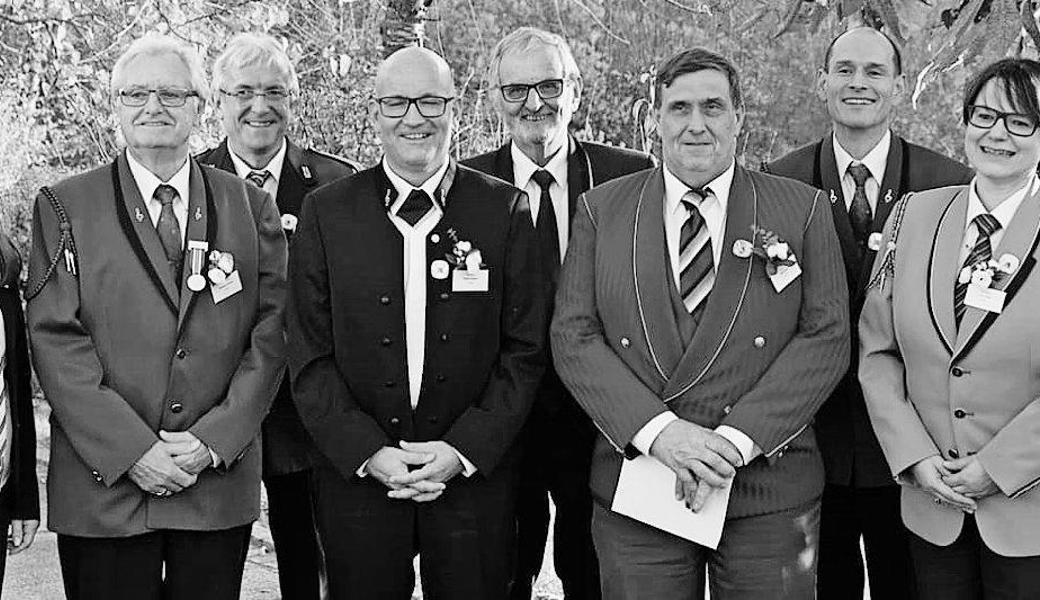 Kreispräsidentin Verena Federli (v. l.) mit den Jubilaren Hermann Rickert, MG St. Margrethen (60 Jahre), Bruno Kehl, MV Rebstein, Martin Nauer, MV Harmonie Oberriet, Ernst Nüesch, MV Balgach, Willi Fenk, MV Eichberg, Hansruedi Messmer, MG St. Margrethen, Ruth Sieber, MG Konkordia Widnau, alle 35 Jahre; es fehlt Manfred Hutter, MG Kriessern, 35 Jahre. Bild: pd