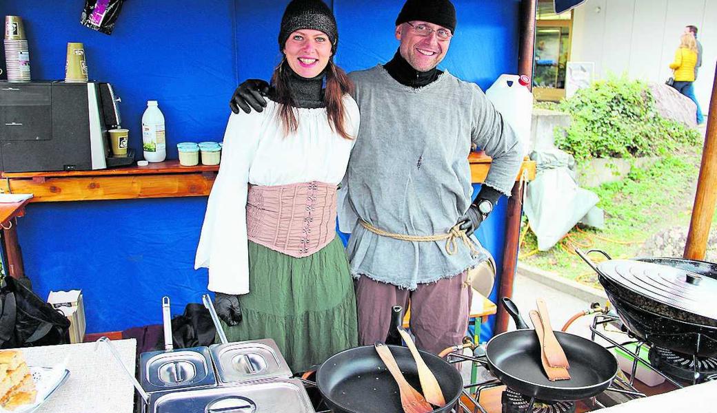 Werner Mattle und Angelina Pohl betreiben als Hobby eine Riebelei.