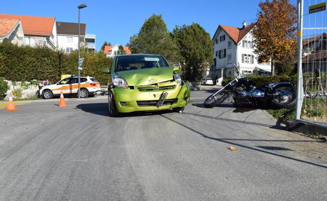 78-jährige Autofahrerin übersieht Töff