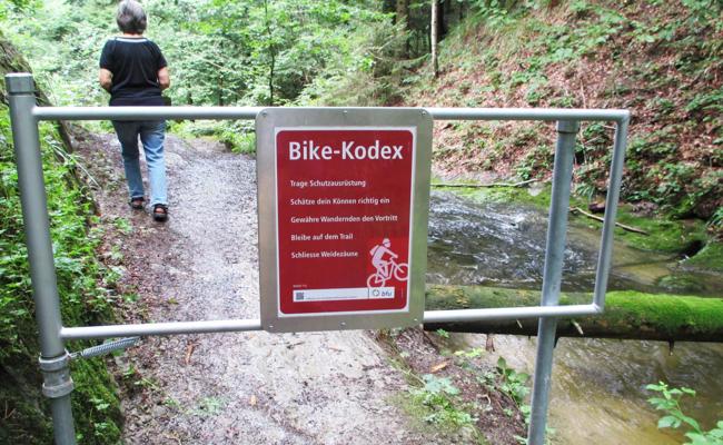 Biker-Sperre am Klusbach: Mehr Sicherheit für Wanderer