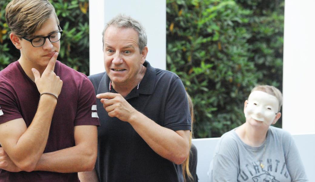 Das jüngere Ich will nicht hören: Pascal Dörig als Sacha und Wisi Ruch als Alexandre.