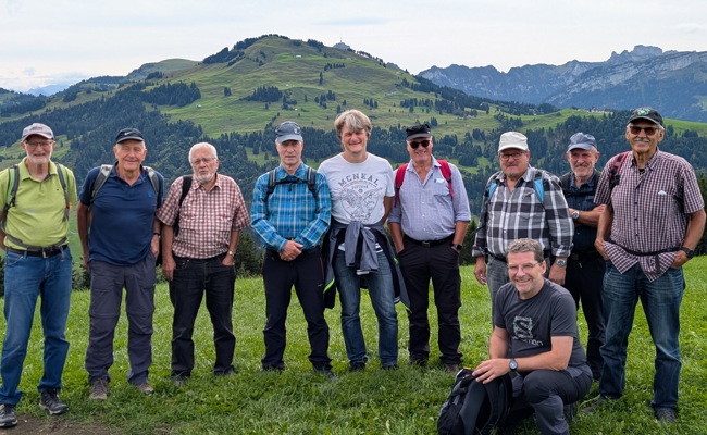 Männerriege auf dem Hohen Hirschberg