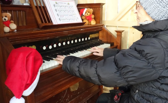 Mini-Zoo und Harmonium: der Adventsweg im Riet lädt zum Staunen ein