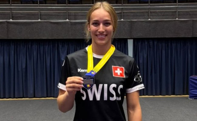 Annatina Lippuner gewinnt beim internationalen Turnier in Bukarest Silber