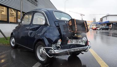 Wegen gesundheitlicher Probleme in stehendes Auto gefahren