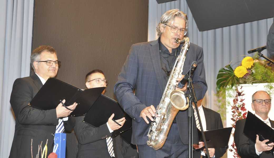 Ruedi Wagner begeisterte als Solist mit dem Saxofon.  