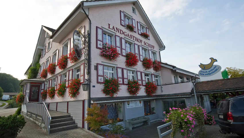 So sah das «Schiff»-Gebäude vor 13 Jahren aus, als hier noch Gäste ein-und ausgingen. So sah das «Schiff»-Gebäude vor 13 Jahren aus, als hier noch Gäste ein-und ausgingen.