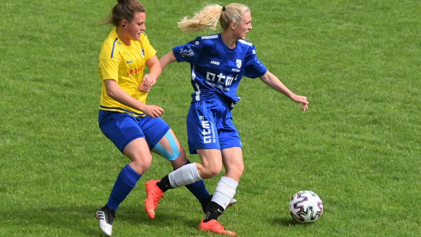 Die Widnauer Frauen (mit Michelle Walt, rechts) starten mit dem Derby in Staad in die 1. Liga, Au-Berneck (Claudia Heeb) hat in der 2. Liga spielfrei. Die Widnauer Frauen (mit Michelle Walt, rechts) starten mit dem Derby in Staad in die 1. Liga, Au-Berneck (Claudia Heeb) hat in der 2. Liga spielfrei.