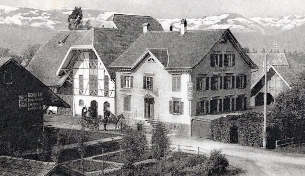 Diese Karte, mit Poststempel von 1905, zeigt die letztes Wochenende abgebrannte «Sonne» und den früher angebauten Stall.