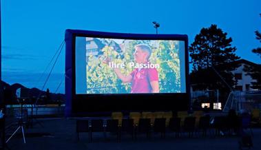 Das Openair-Kino rückt wieder näher ans Städtli: Schulhaus Bild wird zur Kulisse für laue Filmnächte