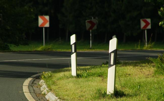 Von der Fahrbahn abgekommen