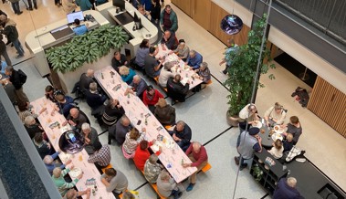 Jodlerclub trat an der Siedwurst-Party zum Jahresausklang auf