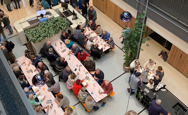Jodlerclub trat an der Siedwurst-Party zum Jahresausklang auf