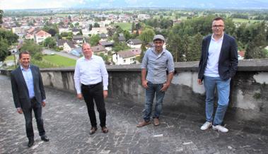 Gewerbe schlägt zwei Männer vor