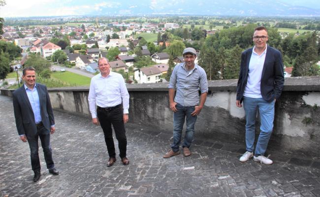 Gewerbe schlägt zwei Männer vor