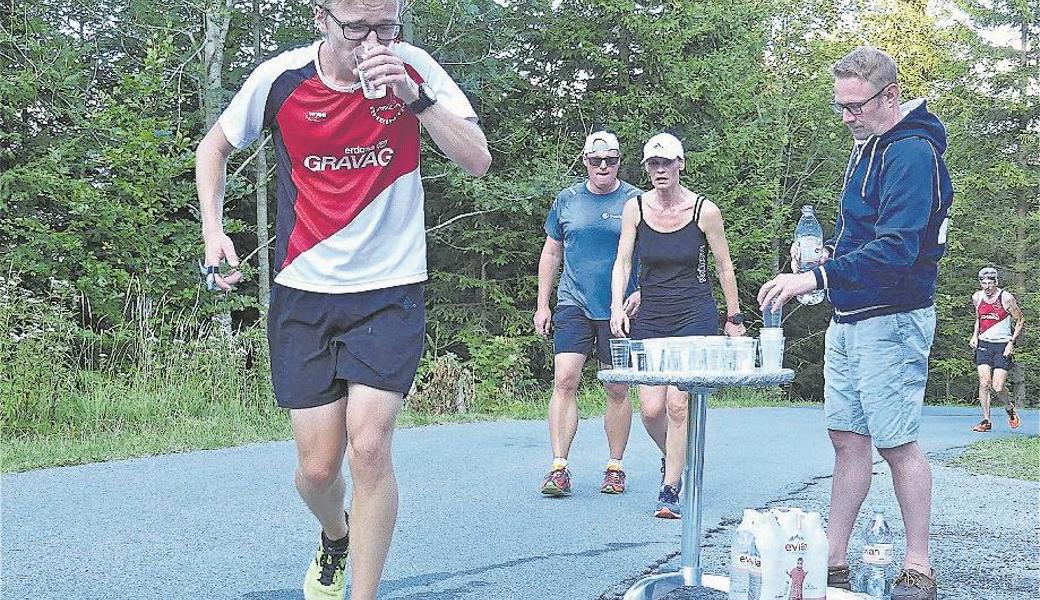 In der Rennhälfte gab es zu trinken.