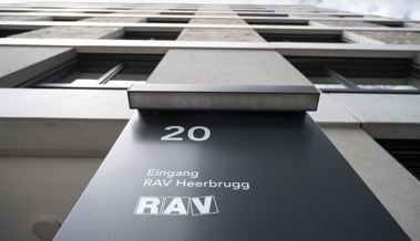 Schwere Vorwürfe: Toxische Führung und Überlastung prägen den Alltag der RAV-Mitarbeitenden Schwere Vorwürfe: Toxische Führung und Überlastung prägen den Alltag der RAV-Mitarbeitenden