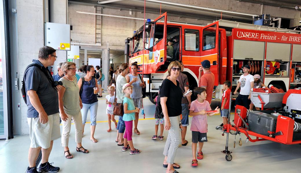 Hunderte interessierte Besucherinnen und Besucher besichtigten am Samstag das neue Depot und den Fuhrpark der Feuerwehr Rheineck-Thal-Lutzenberg.