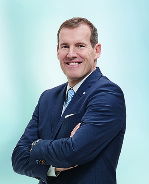 Roland Bartholet, Leiter Private Banking / Mitglied der Geschäftsleitung, roland.bartholet@alpharheintalbank.ch Roland Bartholet, Leiter Private Banking / Mitglied der Geschäftsleitung, roland.bartholet@alpharheintalbank.ch