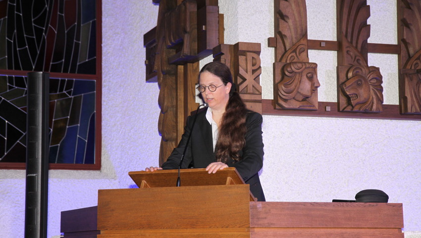 Barbara Damaschke-Bösch überraschte mit speziellen Weihnachtstexten.