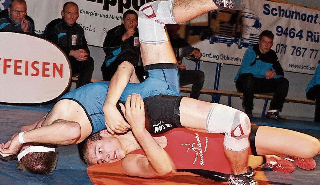 RCOG-Ringer Maurus Zogg (unten) wird zum Saisonabschluss nochmals alles geben.