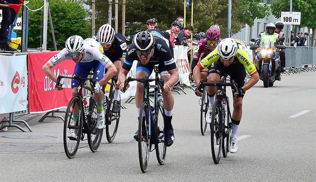 Simon Vitzthum (Mitte) hat unter anderem mit dem Sieg an der Berner Rundfahrt das Tour-de-Suisse-Ticket gelöst. 