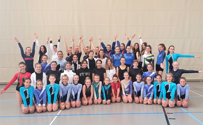 Erfolgreiche Testabnahme für die jungen Gymnastinnen im Rheintal