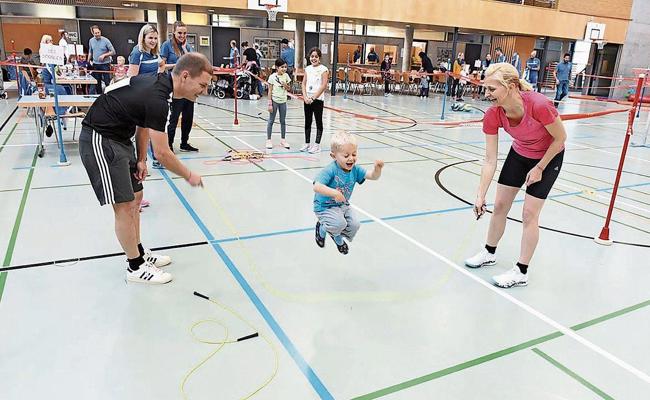 Eine Halle voller Ninja Warriors