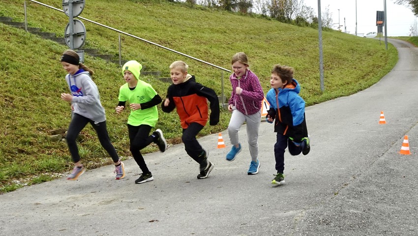 Nicht nur schiessen, sondern auch sprinten gehört zum Target Sprint. Nicht nur schiessen, sondern auch sprinten gehört zum Target Sprint.