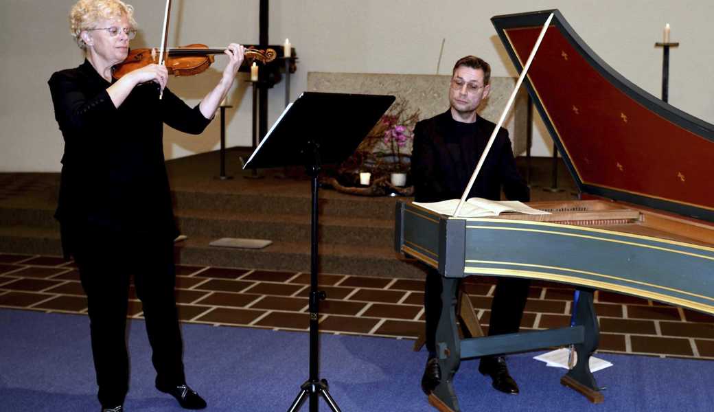 Geigerin Madeleine Carruzzo und Cembalospieler Alexander Seidel begeisterten. 
