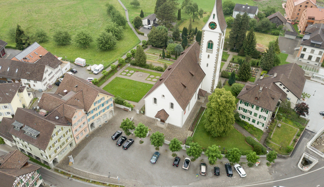Die Kirche Thal von oben.