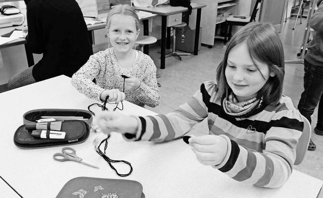 Schüler gestalteten  Adventskiste für Adventsweg