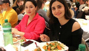 Ein besonderer «Znacht» beim gemeinsamen Fastenbrechen Iftar