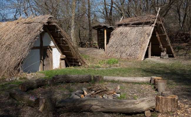 Eine Kerze löste im Museumsdorf in Mäder einen Brand aus