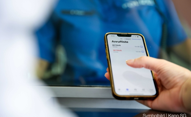 Geldübergabe verhindert: Kantonspolizei nimmt zwei verdächtige Telefonbetrüger fest