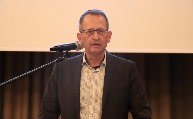 Stimmberechtigte genehmigen Steuersenkung – Stadtpräsident wünscht «schönes Wochenende»